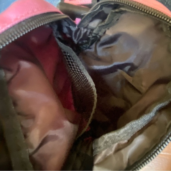 Jeffree Star Cosmetics Hot Pink Side Bag Crossbody Makeup Black Adjustable Strap - Picture 10 of 10